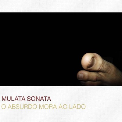 O absurdo mora ao lado